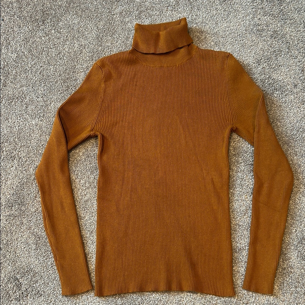 Women’s Nine West Dark Gold Turtleneck (S)
